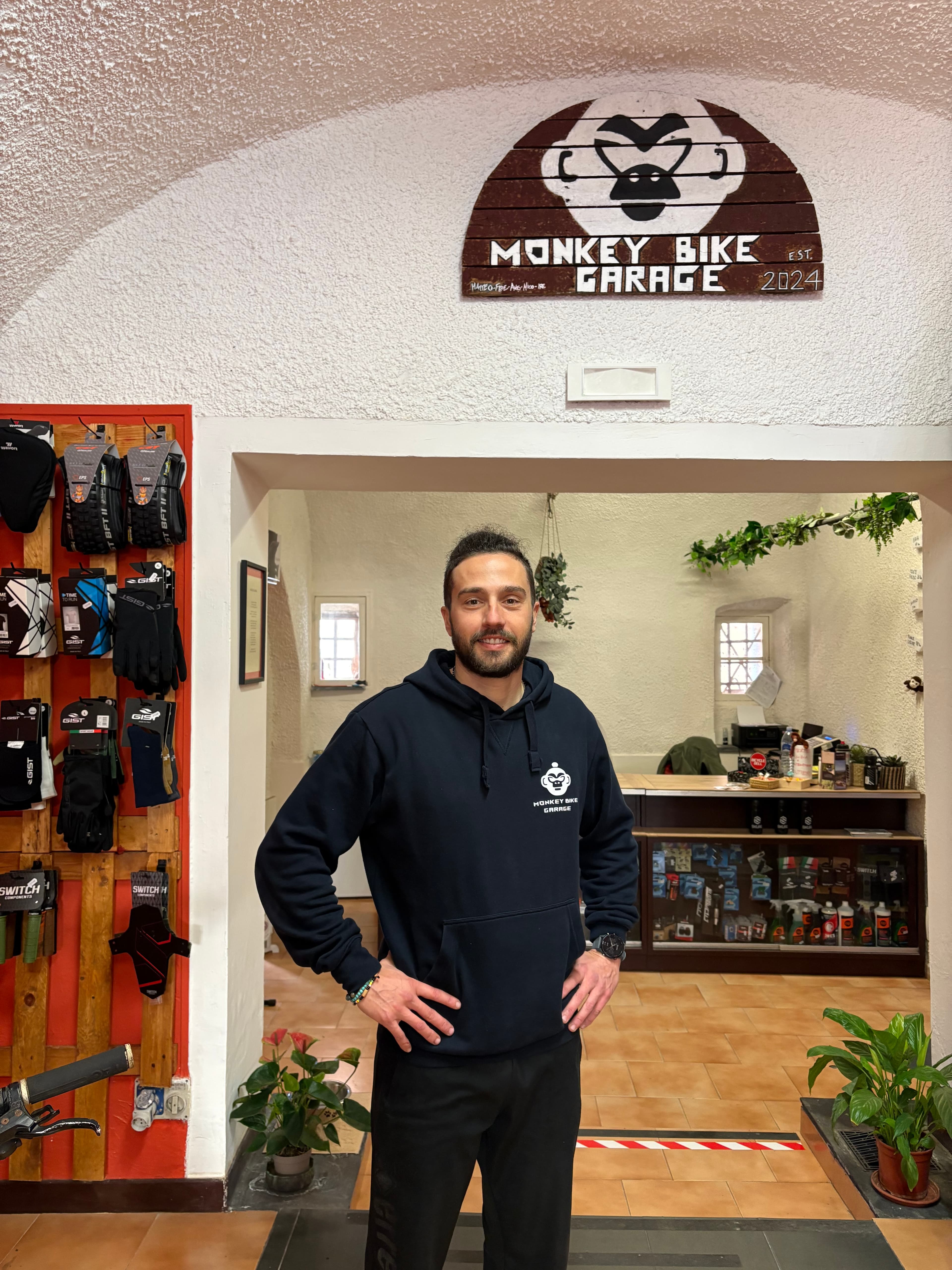 Matteo al Monkey Bike Garage